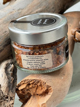 Lade das Bild in den Galerie-Viewer, GM SAL MARINA GRUESA CON HIERBAS MEDITERRÁNEAS Y CHILI